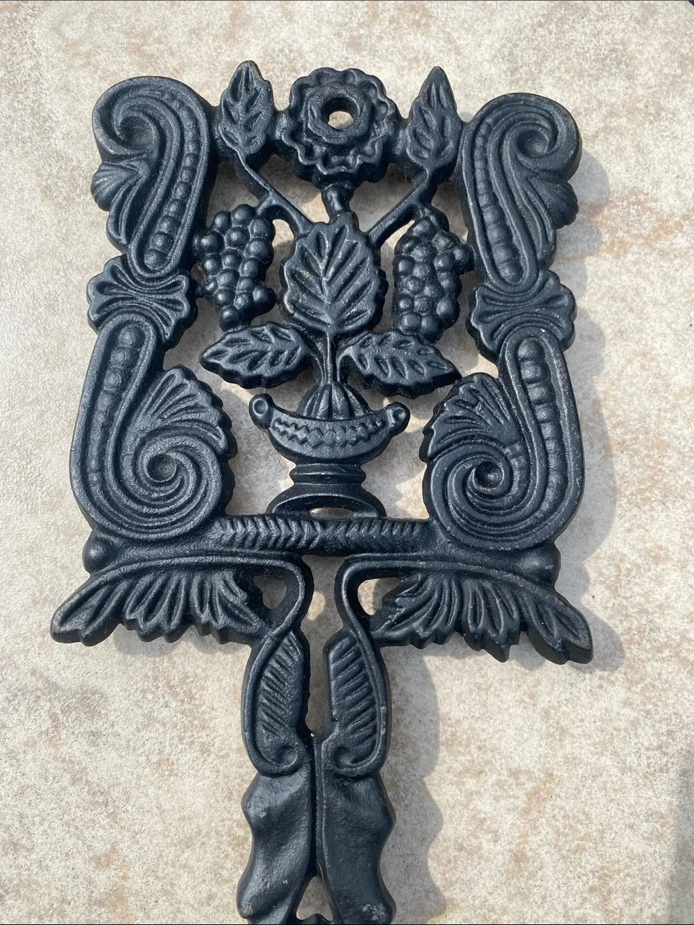 Vintage Wilton Black Cast Iron 4 Peg Countertop Hot Plate Trivet or Wall Art